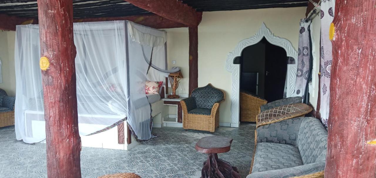 Coconut Village Beach Resort Diani Beach Exterior foto