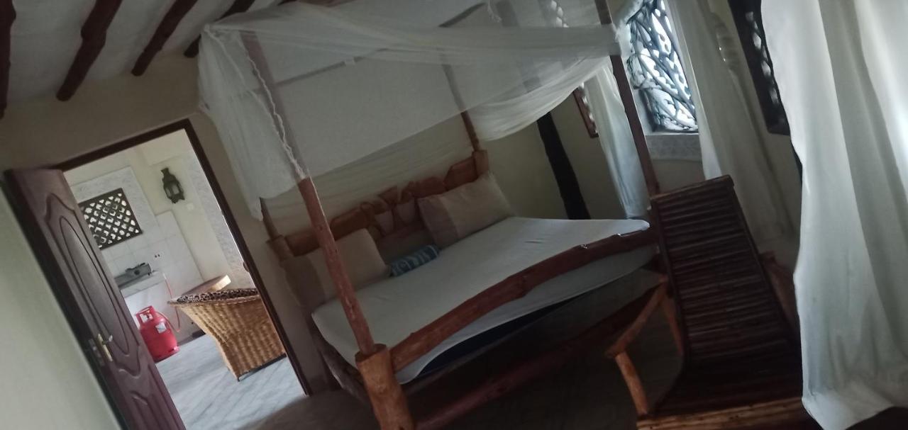 Coconut Village Beach Resort Diani Beach Exterior foto