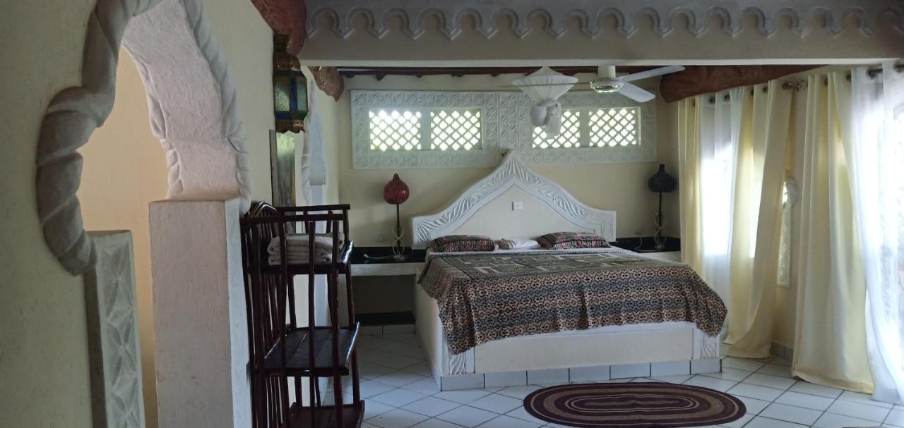 Coconut Village Beach Resort Diani Beach Exterior foto