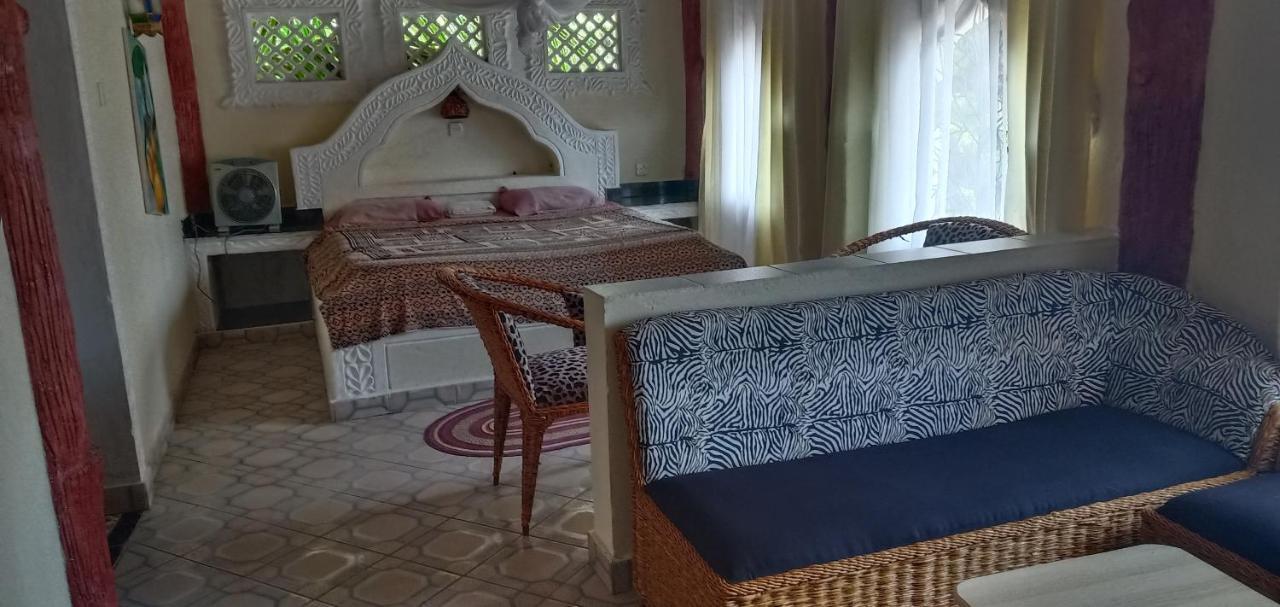 Coconut Village Beach Resort Diani Beach Exterior foto