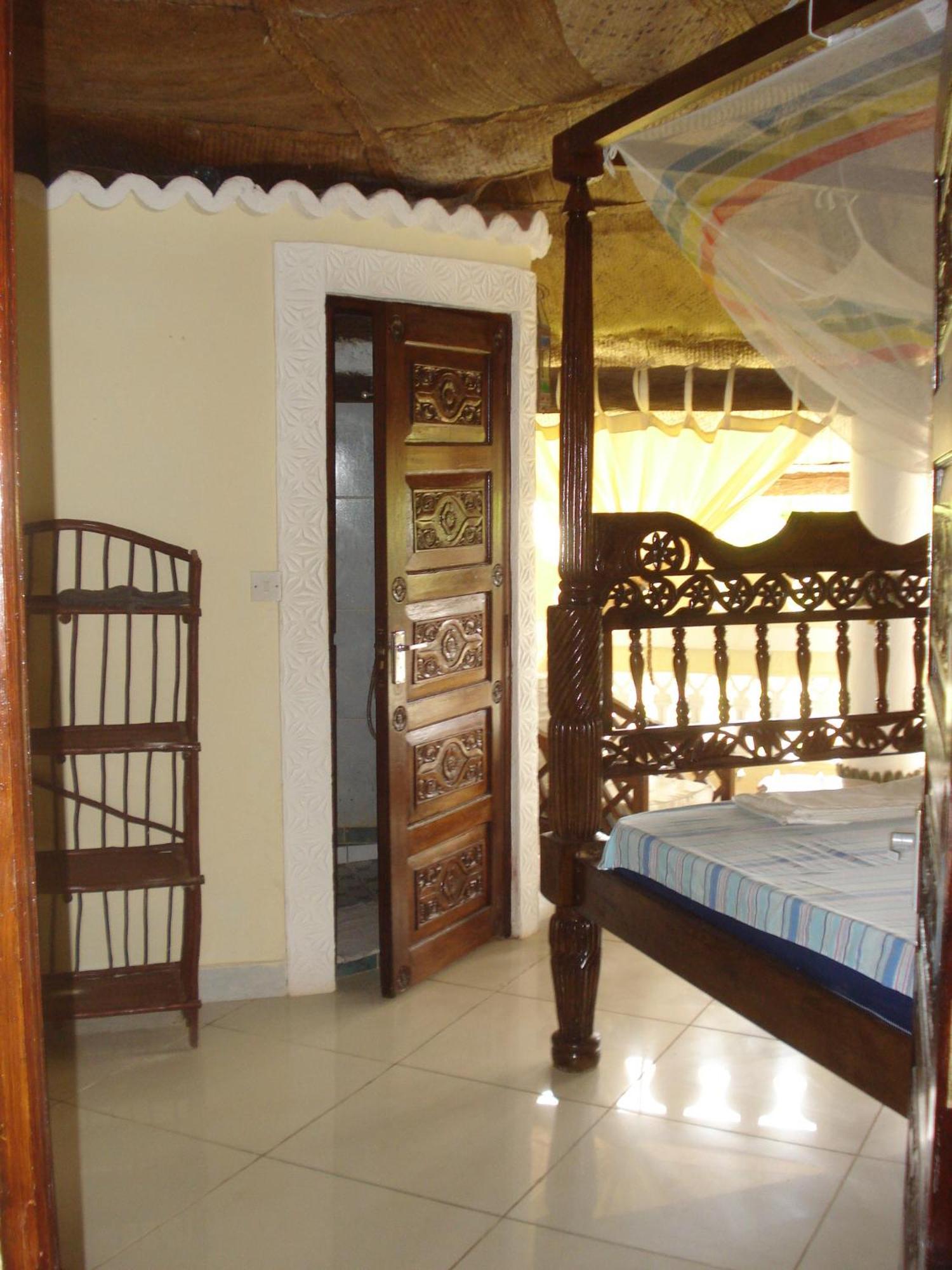 Coconut Village Beach Resort Diani Beach Exterior foto