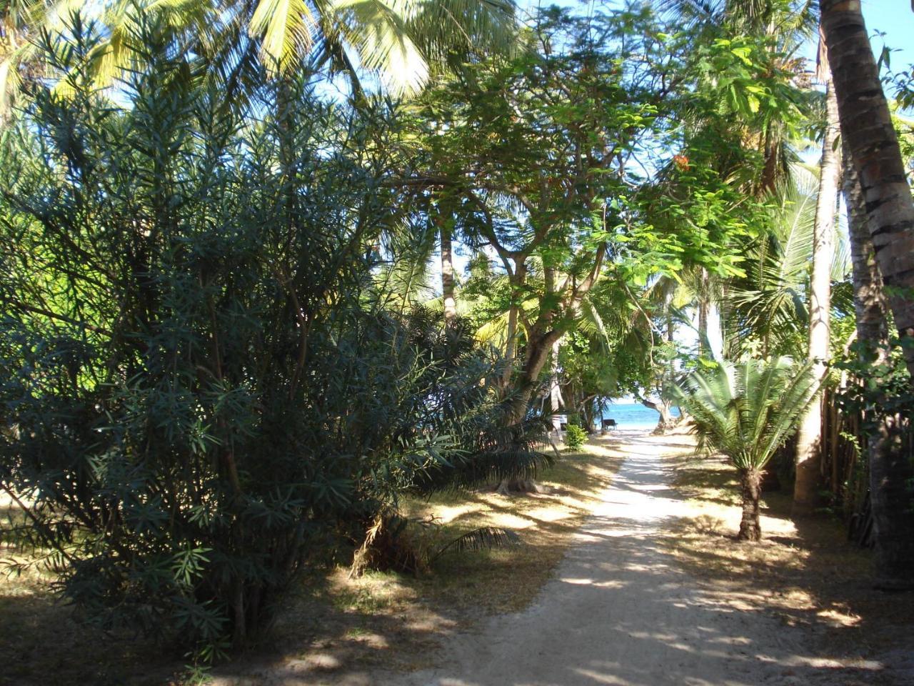 Coconut Village Beach Resort Diani Beach Exterior foto
